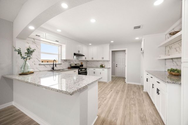 87 Road 592004, Cleveland, TX 77327