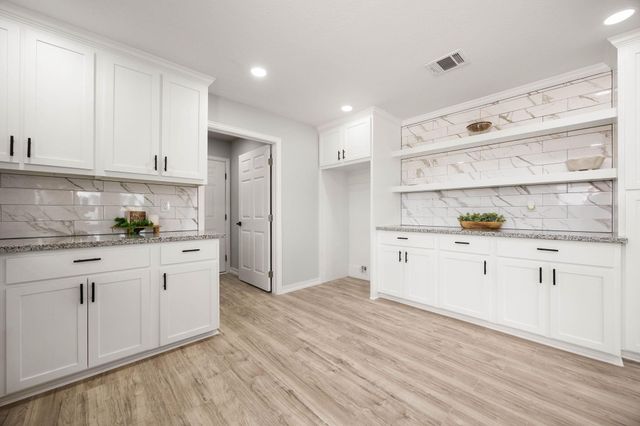 87 Road 592004, Cleveland, TX 77327