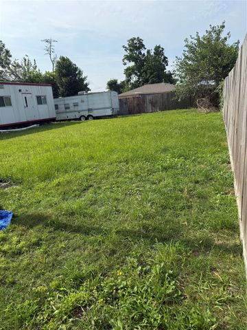 847 S Victory Drive, Houston, TX 77088