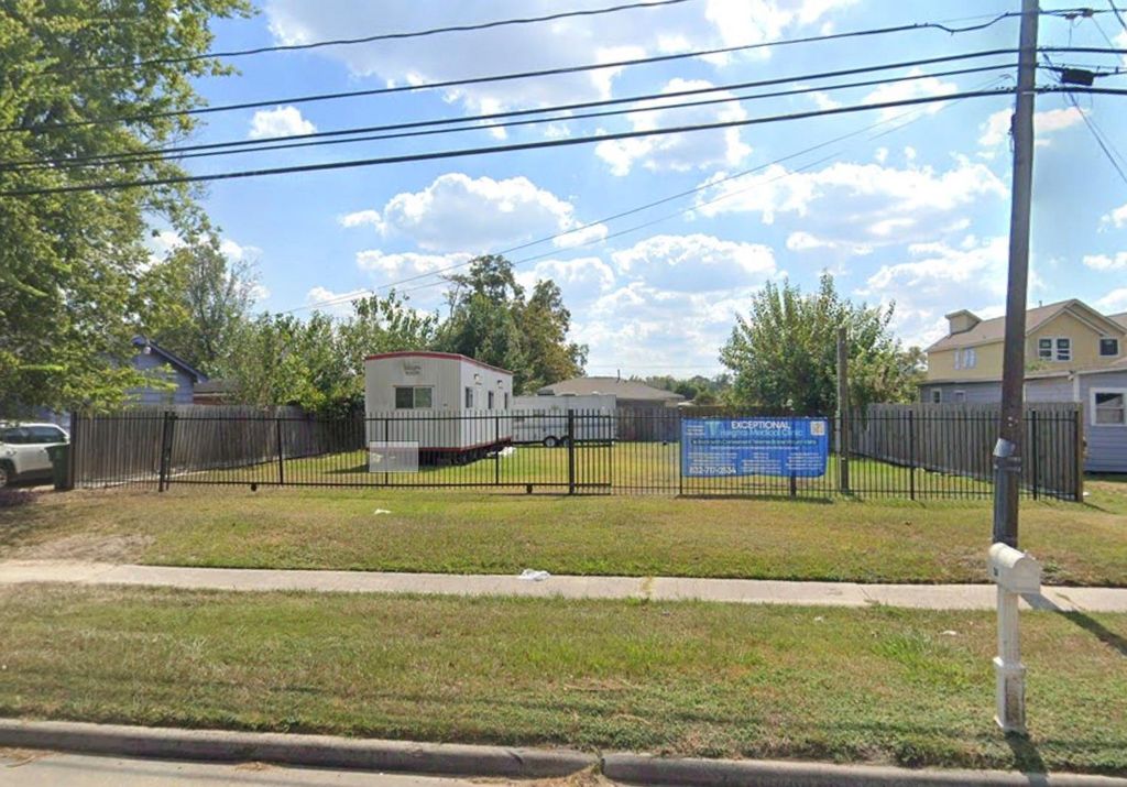 847 S Victory Drive, Houston, TX 77088