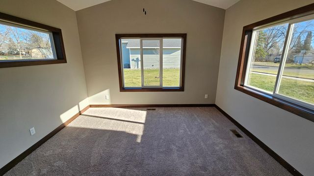 3106 Zuni Way NW, Anoka, MN 55303