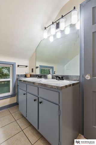 6623 N 31st Avenue, Omaha, NE 68112