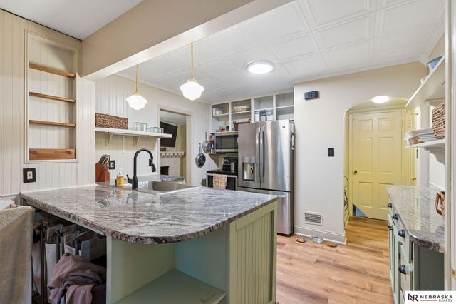 6623 N 31st Avenue, Omaha, NE 68112
