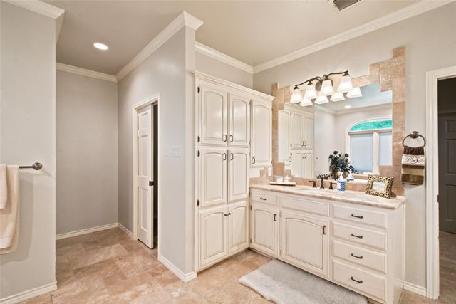 2749 Summit Avenue, Stephenville, TX 76401