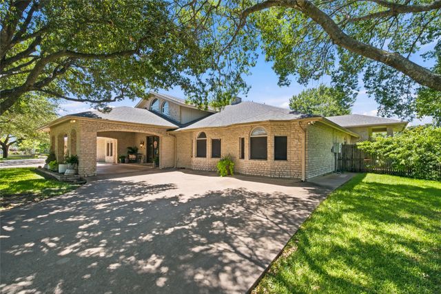 2749 Summit Avenue, Stephenville, TX 76401