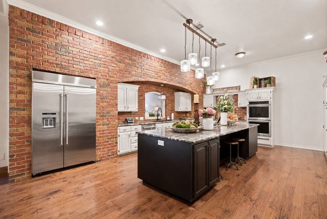 2749 Summit Avenue, Stephenville, TX 76401