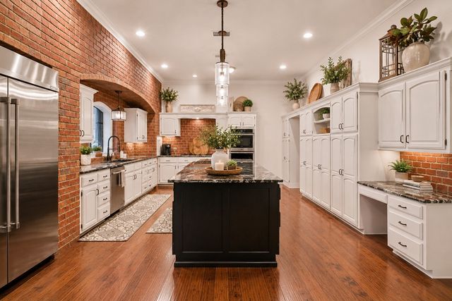 2749 Summit Avenue, Stephenville, TX 76401