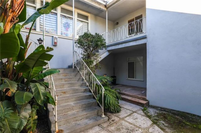 1014 E Carson, Long Beach, CA 90807