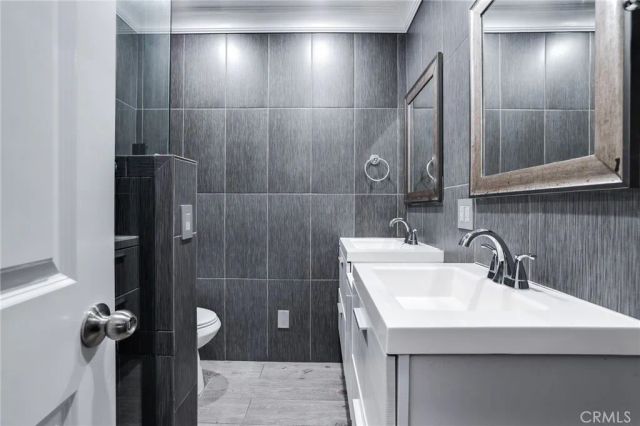 1014 E Carson, Long Beach, CA 90807