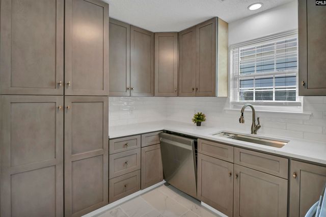 9 Twin Oaks Circle, Columbia, SC 29209