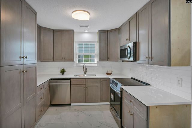 9 Twin Oaks Circle, Columbia, SC 29209