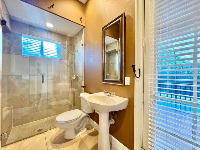4620 W BROWNING AVENUE, Tampa, FL 33629