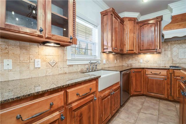 645 N Riding Ridge Lane, Fayetteville, AR 72704