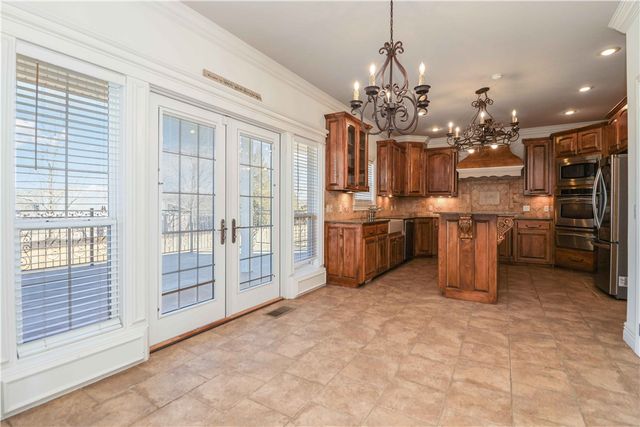 645 N Riding Ridge Lane, Fayetteville, AR 72704