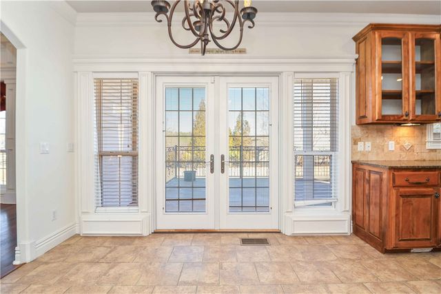 645 N Riding Ridge Lane, Fayetteville, AR 72704