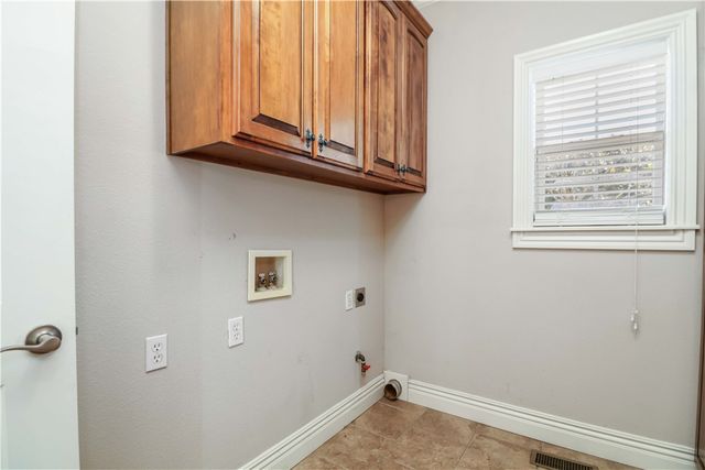 645 N Riding Ridge Lane, Fayetteville, AR 72704