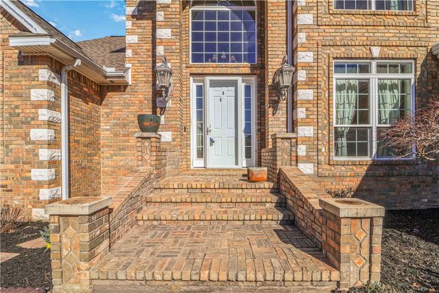 645 N Riding Ridge Lane, Fayetteville, AR 72704