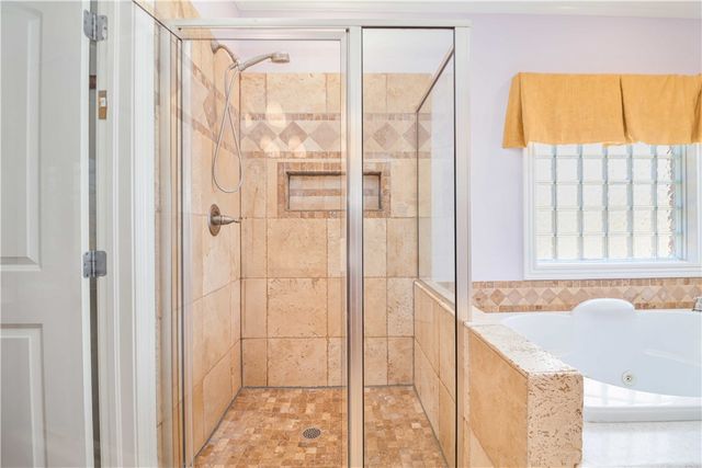 645 N Riding Ridge Lane, Fayetteville, AR 72704