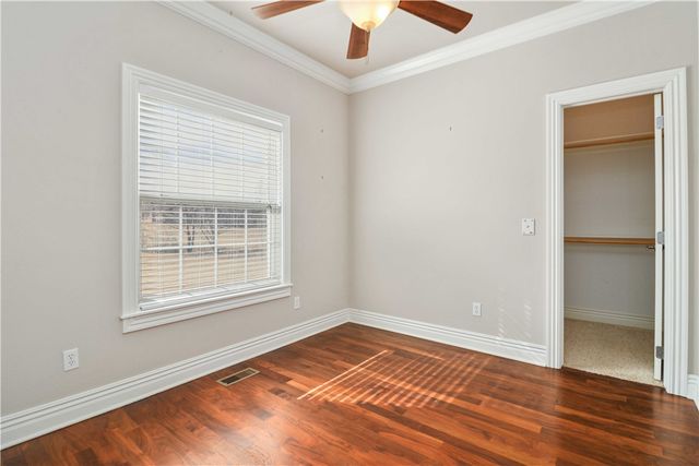 645 N Riding Ridge Lane, Fayetteville, AR 72704