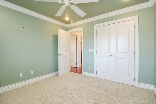 645 N Riding Ridge Lane, Fayetteville, AR 72704