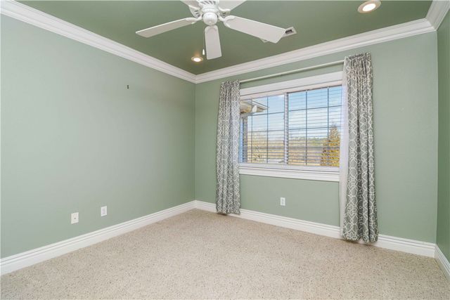 645 N Riding Ridge Lane, Fayetteville, AR 72704