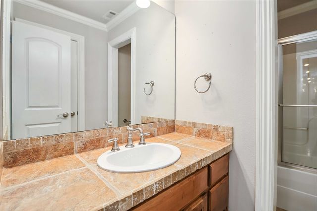 645 N Riding Ridge Lane, Fayetteville, AR 72704