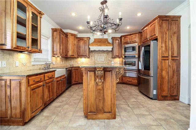 645 N Riding Ridge Lane, Fayetteville, AR 72704