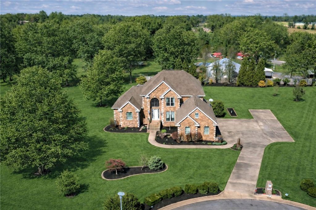 645 N Riding Ridge Lane, Fayetteville, AR 72704