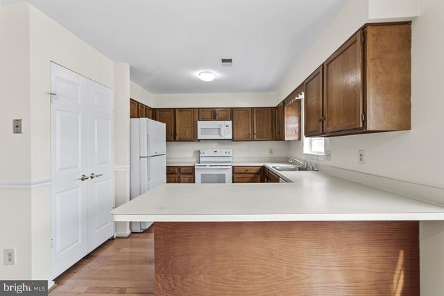 7937 EDINBURGH DR, Springfield, VA 22153