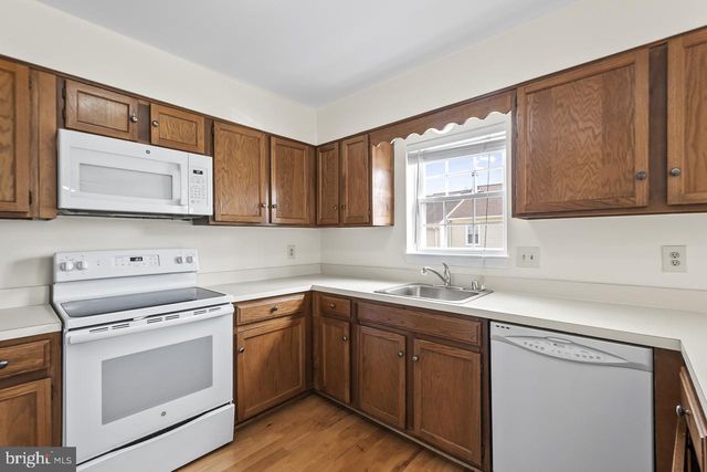 7937 EDINBURGH DR, Springfield, VA 22153