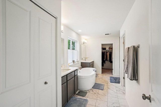 2319 Lonnie Lane, Sun Prairie, WI 53590