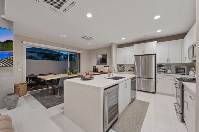 2700 Dancing Sands Drive, Palm Springs, CA 92262