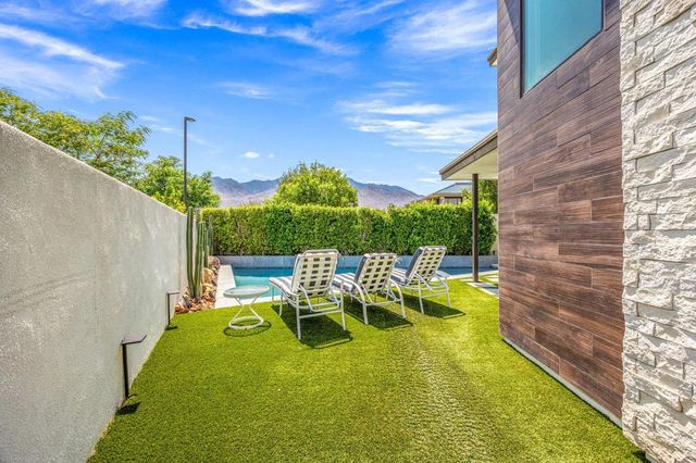 2700 Dancing Sands Drive, Palm Springs, CA 92262