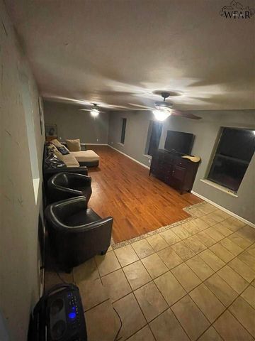 374 PAWNEE TRAIL, Henrietta, TX 76365