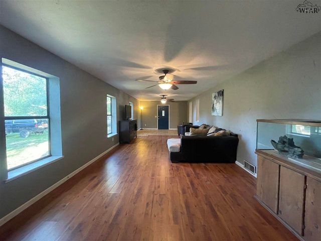 374 PAWNEE TRAIL, Henrietta, TX 76365