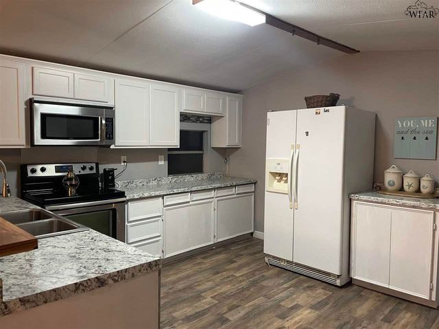 374 PAWNEE TRAIL, Henrietta, TX 76365