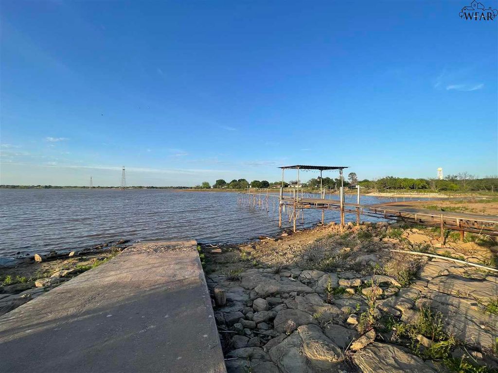 374 PAWNEE TRAIL, Henrietta, TX 76365