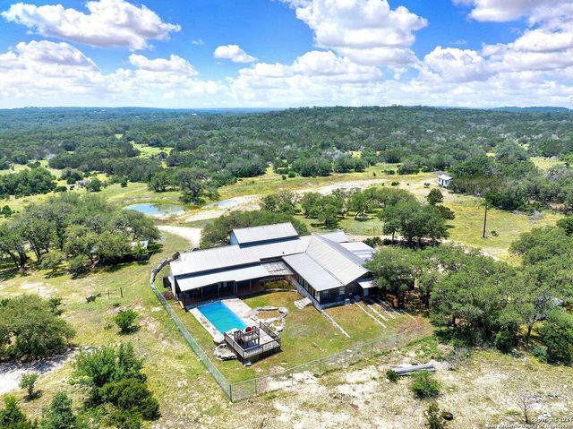 231 PR 2510, Hondo, TX 78861