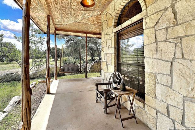 231 PR 2510, Hondo, TX 78861
