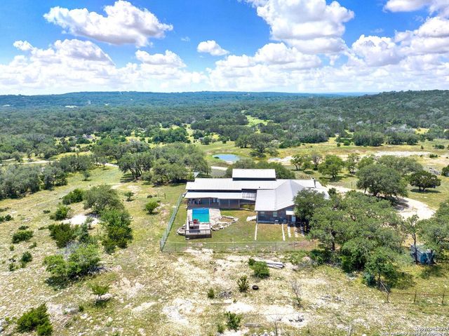 231 PR 2510, Hondo, TX 78861