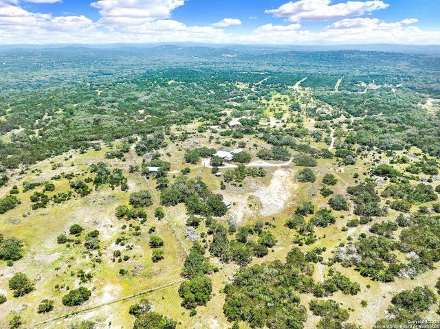 231 PR 2510, Hondo, TX 78861