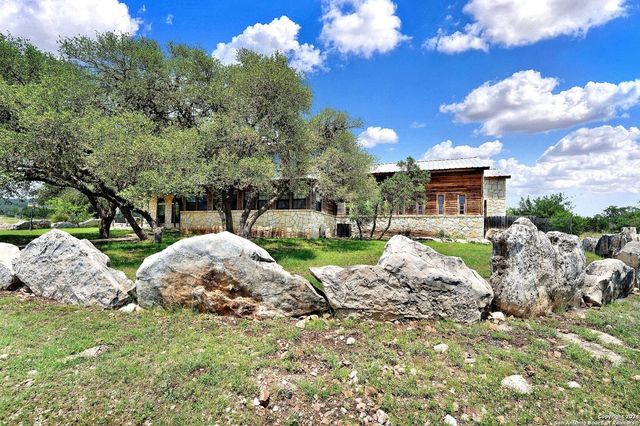 231 PR 2510, Hondo, TX 78861