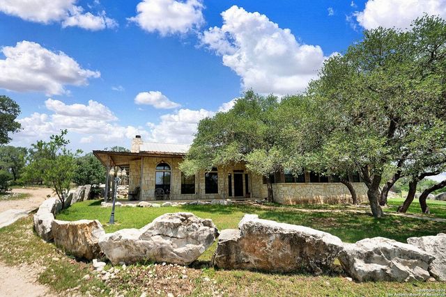 231 PR 2510, Hondo, TX 78861