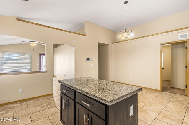 12756 Caroline May, El Paso, TX 79938