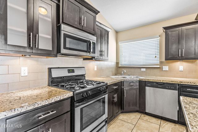 12756 Caroline May, El Paso, TX 79938