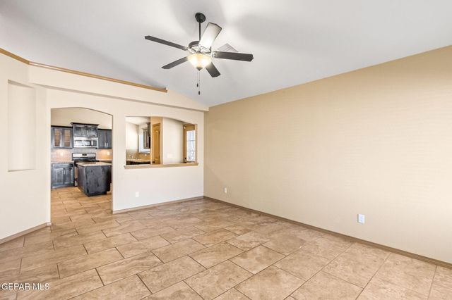 12756 Caroline May, El Paso, TX 79938