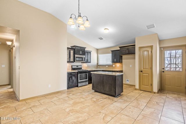 12756 Caroline May, El Paso, TX 79938