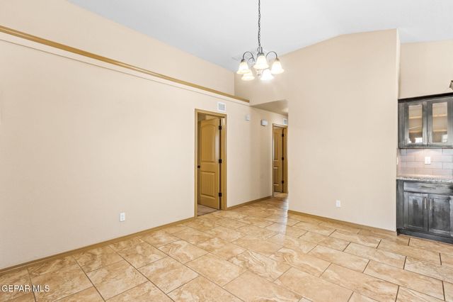 12756 Caroline May, El Paso, TX 79938