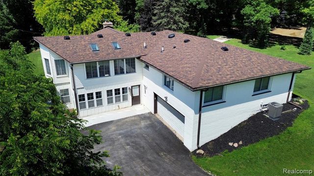 9497 Ellis Road, Clarkston, MI 48348