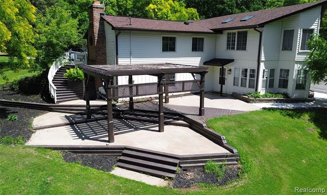 9497 Ellis Road, Clarkston, MI 48348